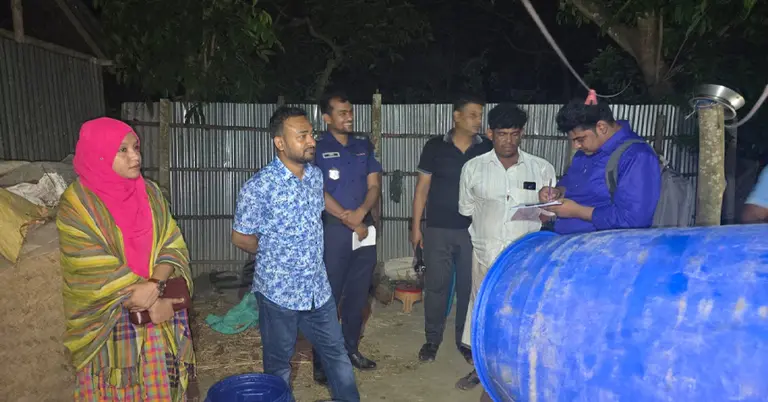 পাবনায় নকল দুধ তৈরি